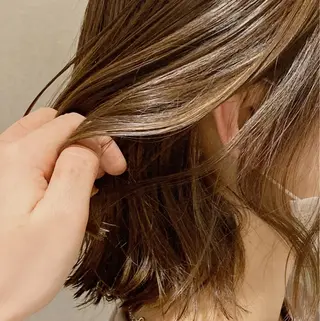 ミディアム カラー ボブ/透明感カラー /坂口恵梨子のヘアスタイル