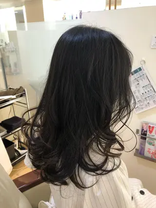 ロング 山岡 徹也のヘアスタイル