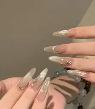 ネイル 高木 維麗絲のネイルデザイン