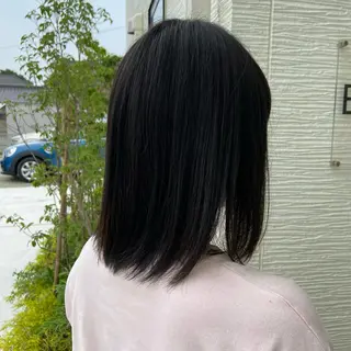 ミディアム 岩﨑 智穂のヘアスタイル