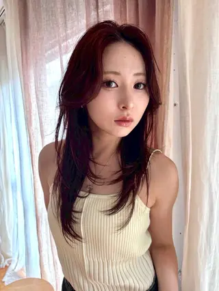 ロング kaede໒꒱🫧/ 韓国 ベージュカラーのヘアスタイル