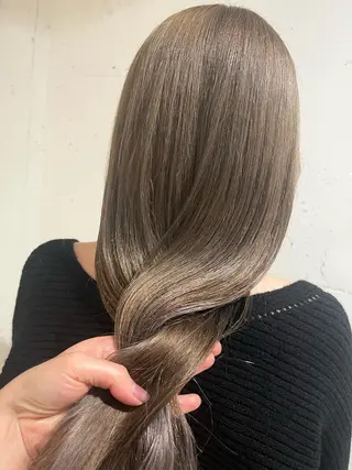 ロング カラー カジュアルを女っぽく 𝗮𝘆𝗮𝗰𝗼のヘアスタイル