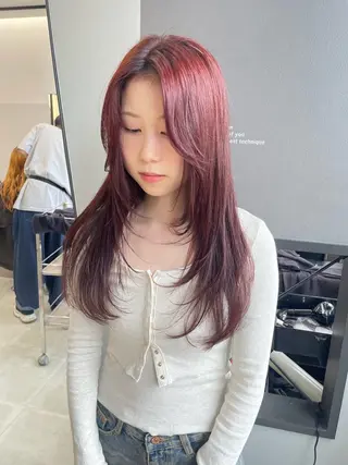 カラー AIRI layer cut hairのヘアスタイル