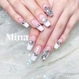 ネイル Queenie 🦋のネイルデザイン