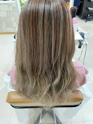 ミディアム カラー ○HITOMI ○のヘアスタイル