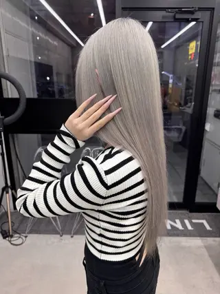 カラー 和木坂 日美のヘアスタイル