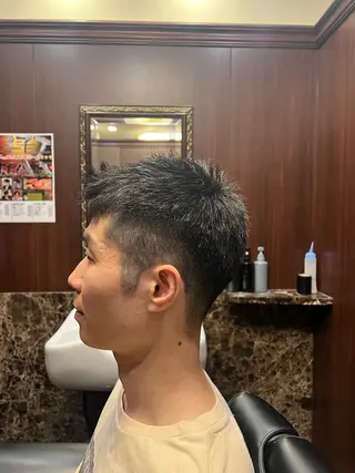 ショート ヒロ銀座バーバーショップ丸の内所属・秋山 琳太のヘアスタイル