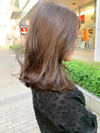 セミロング カラー Lolonois梅田 スタッフのヘアスタイル