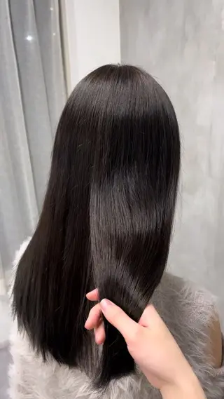 セミロング omocha umiのヘアスタイル