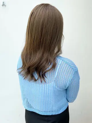 セミロング カラー ハガ コトコのヘアスタイル