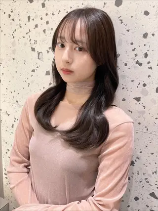 セミロング カラー 岩田菜央 《武蔵小杉》のヘアスタイル