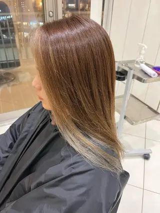 セミロング カラー らいむ/レイヤー/ /イヤリングカラーのヘアスタイル