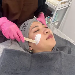 ルナ ジュメル所属・岡田 綾乃の眉毛・アイブロウイメージ