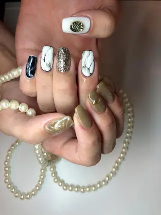 ミディアム ネイル 長さ出し専門 nynaのネイルデザイン