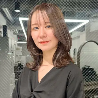 ミディアム カラー ブリーチなし/レイヤ ー特化🌈Tommyのヘアスタイル