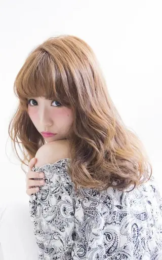 セミロング 大久保 結加のヘアスタイル