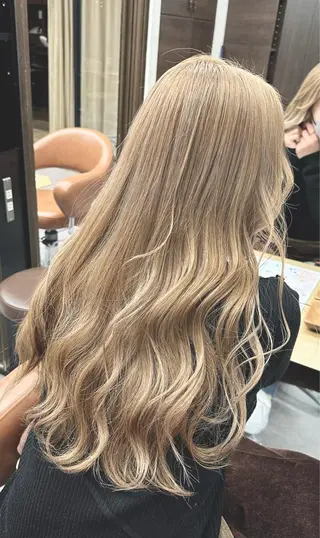 ロング カラー パーマ ヘアアレンジ ウルフとハイトーン みっちー✂️のヘアスタイル