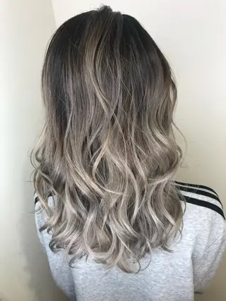 ミディアム カラー AMI Hair  supply所属・髪質改善カラー 韓国風レイヤーのヘアスタイル