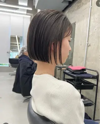 ショート 花井輝 ボブ/ハイトーンのヘアスタイル