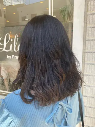 ミディアム カラー 佐藤 優衣のヘアスタイル