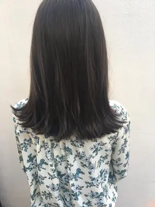 ミディアム カラー THE DAY所属・AKI HASHIMOTOのヘアスタイル
