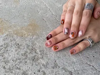 ネイル nailsalon　hue所属・小山 羽奈のネイルデザイン