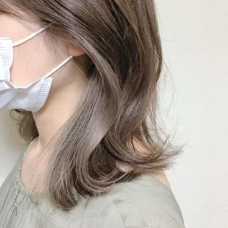 ミディアム カラー 山本 佳奈のヘアスタイル