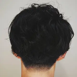 メンズ パーマ ブリーチ/ヘアケア/ 艶髪/イギチハルのヘアスタイル