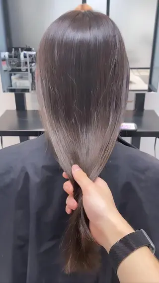 カラー THESALONS所属・🤍ブリーチカラー /寄田龍樹🤍のヘアスタイル