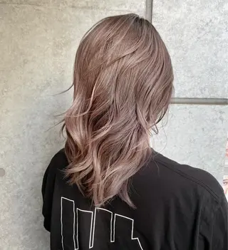 セミロング カラー ヘアアレンジ MiU所属・韓国×髪質改善×美髪 縮毛矯正×レイヤーのヘアスタイル