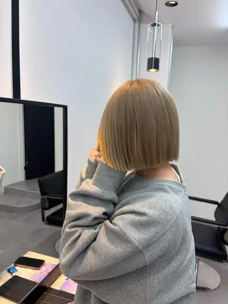 ショート カラー 鍋嶋 涼香のヘアスタイル