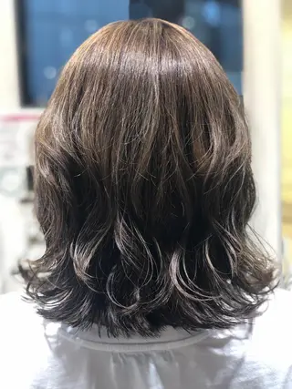 ミディアム ヤマダ ショウコのヘアスタイル