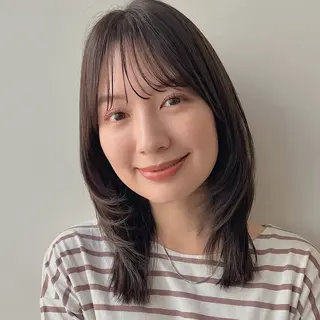 ミディアム カラー あやめ【顔まわり/レ イヤー/柔らかカラ】のヘアスタイル