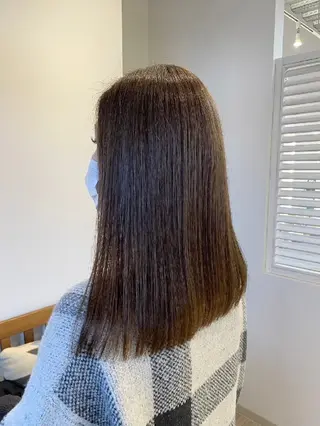 セミロング カラー 牧岡 環のヘアスタイル