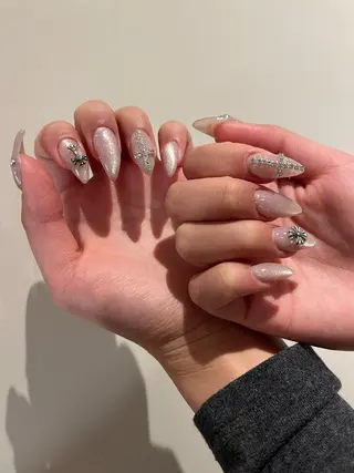 ネイル remplir所属・RANUN さおりのネイルデザイン