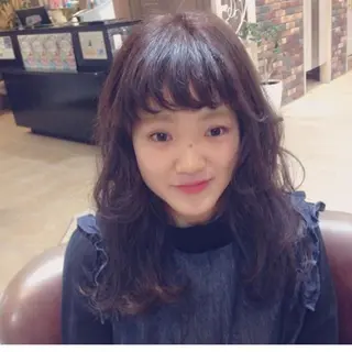 セミロング ロング カラー 江原 彩華のヘアスタイル