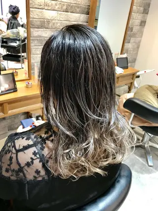 セミロング 所渉/韓国レイヤー /ウルフカットのヘアスタイル