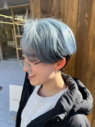 ショート カラー fleurir/ ハイトーン山本希来莉のヘアスタイル