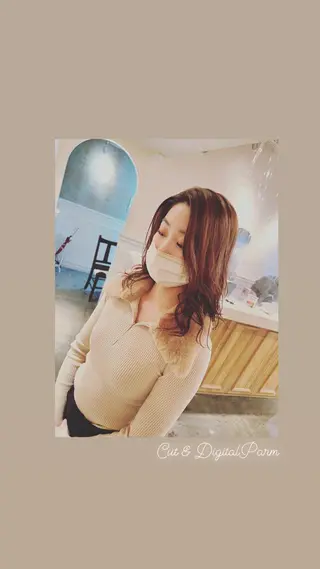 ミディアム パーマ ハイライト/インナー /ブリーチ/レイヤーのヘアスタイル