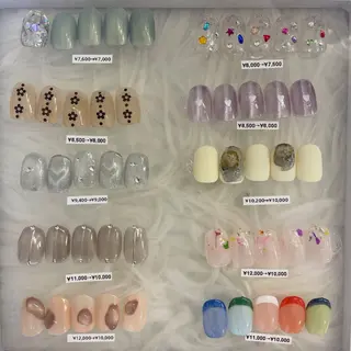 ネイル S LOUNGE NAIL所属・パーツたくさん🍓 SUMIのネイルデザイン