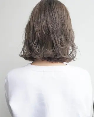 ショート カラー iplus まつげ、眉毛、耳つぼのマツエク・マツパデザイン