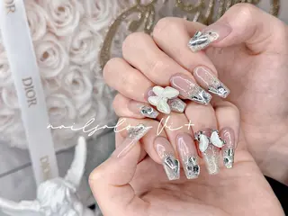 ネイル ✨Nailsalon Vi+✨のネイルデザイン