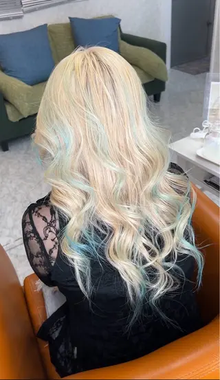 ロング Raffineラフィーネ所属・YUKI ☆のヘアスタイル