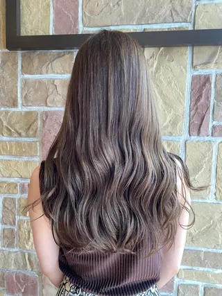 ロング カラー 林 美佑のヘアスタイル