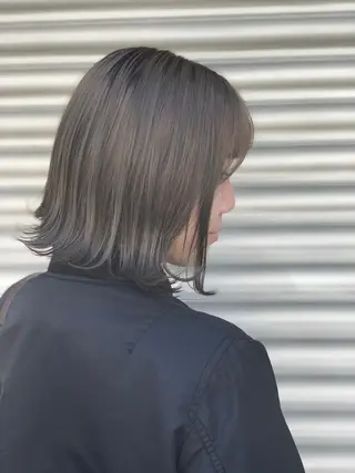 ミディアム カラー 藤田 衣子のヘアスタイル