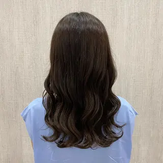 セミロング カラー 🫧透け感⋆艶髪💎 山口アヤカのヘアスタイル