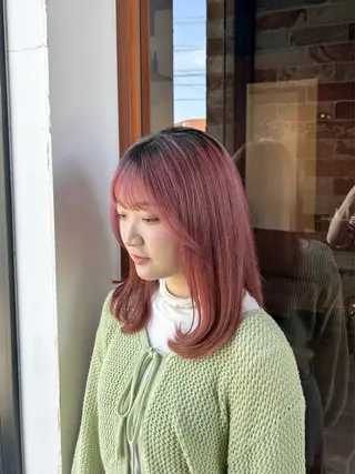 セミロング 村松 麻菜のヘアスタイル