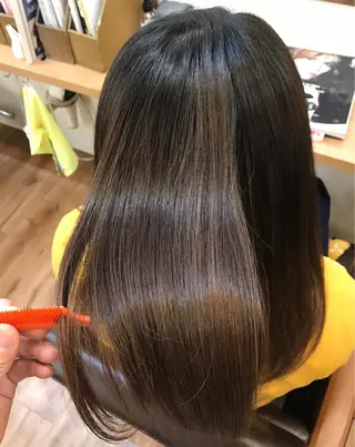 セミロング カラー サロウィン新宿三丁目所属・✨クセ・広がりで悩む 学生さんへ✨taroのヘアスタイル