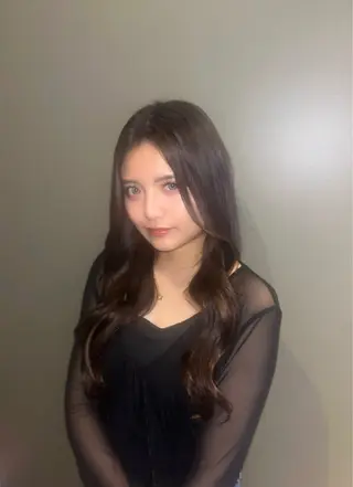 ロング カラー ベージュカラー⌇﻿ くびれヘア.𐙚心音のヘアスタイル