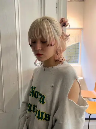 ミディアム カラー ヘアアレンジ ブリーチカラーが人気 onnuのヘアスタイル